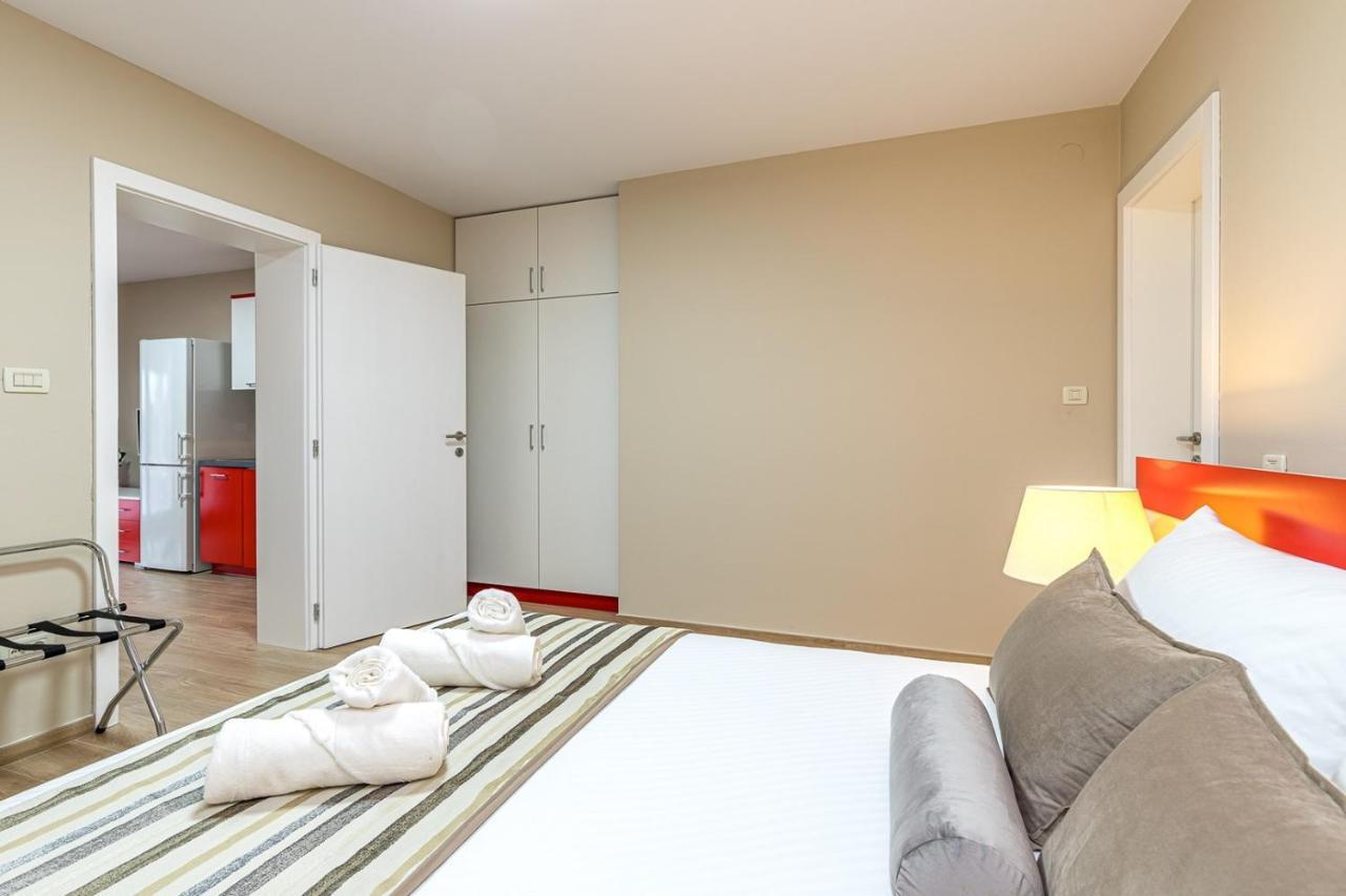 Apartment Complex Irena With Pool ポレッチ エクステリア 写真