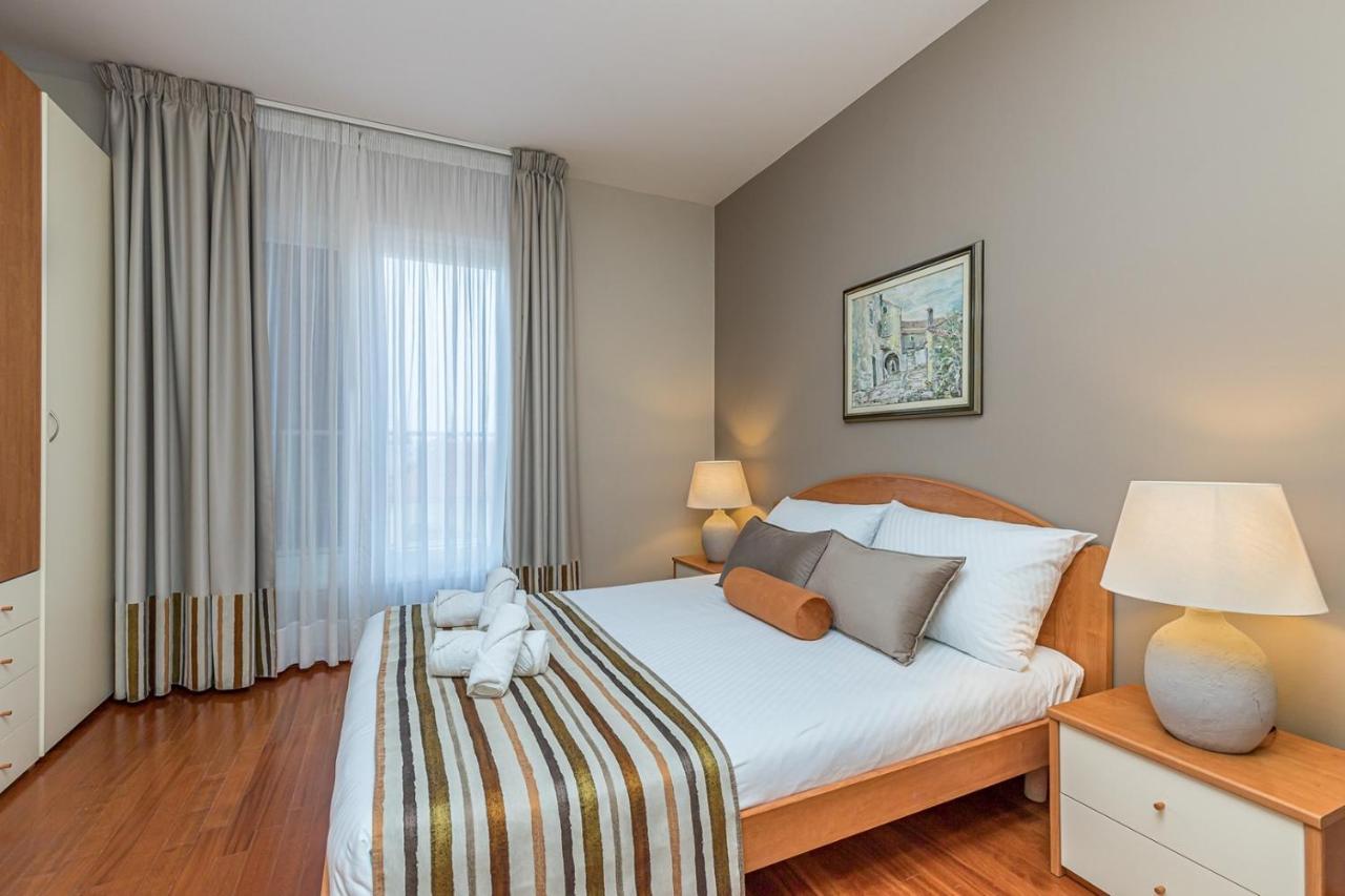 Apartment Complex Irena With Pool ポレッチ エクステリア 写真
