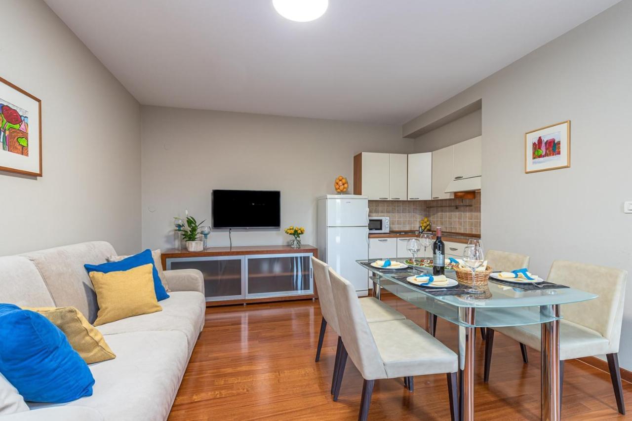 Apartment Complex Irena With Pool ポレッチ エクステリア 写真