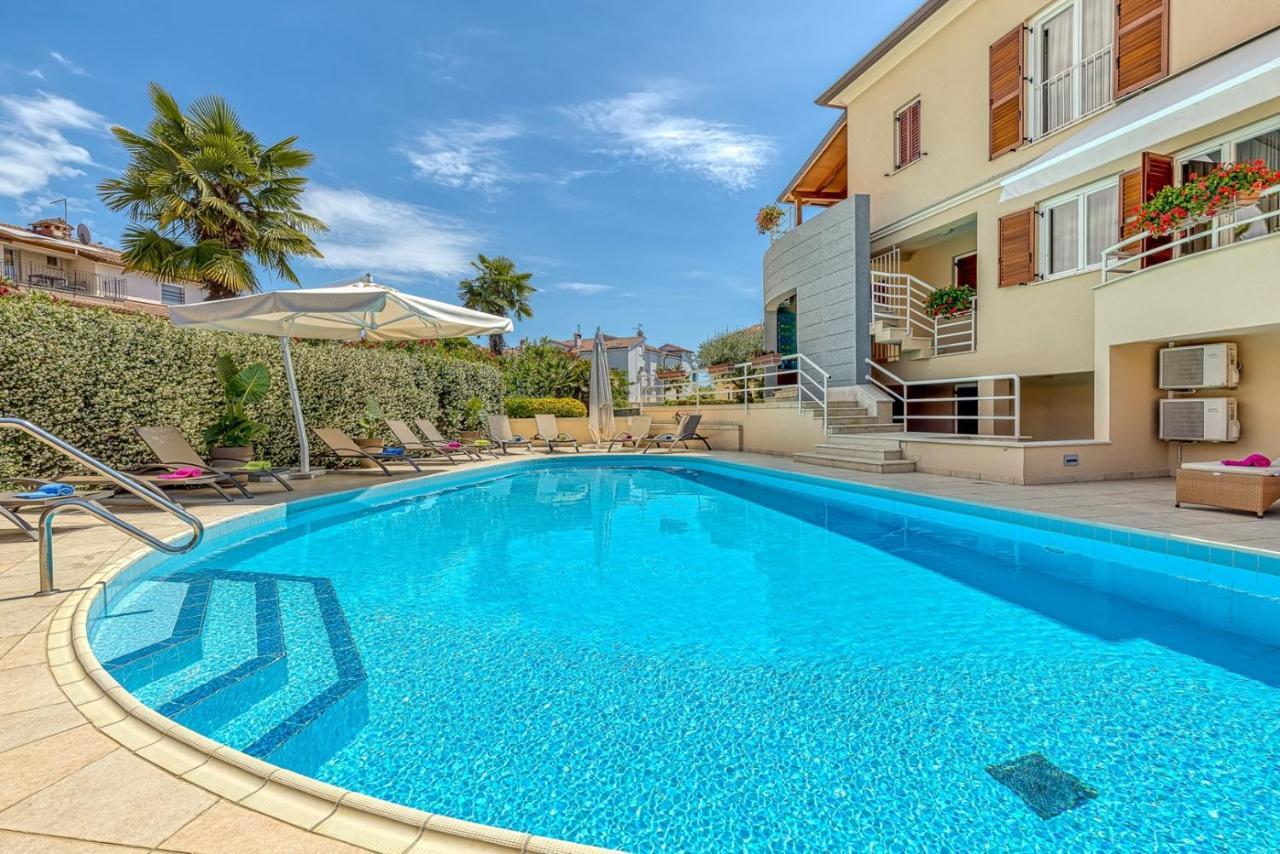 Apartment Complex Irena With Pool ポレッチ エクステリア 写真