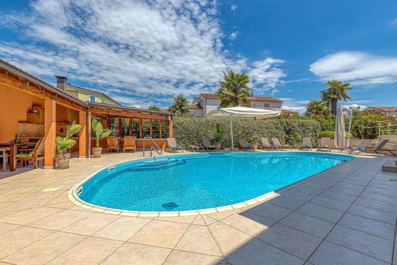 Apartment Complex Irena With Pool ポレッチ エクステリア 写真
