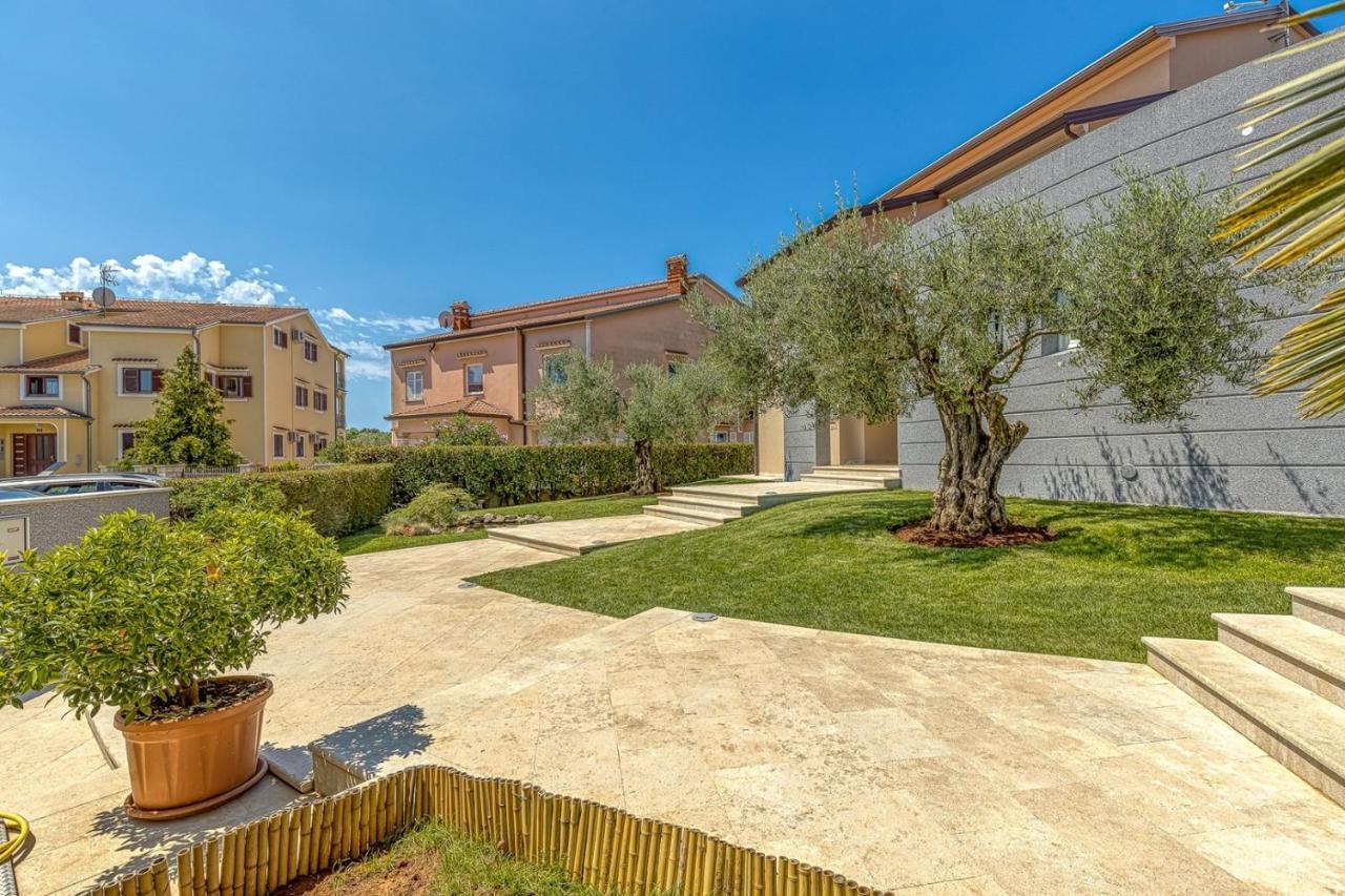 Apartment Complex Irena With Pool ポレッチ エクステリア 写真