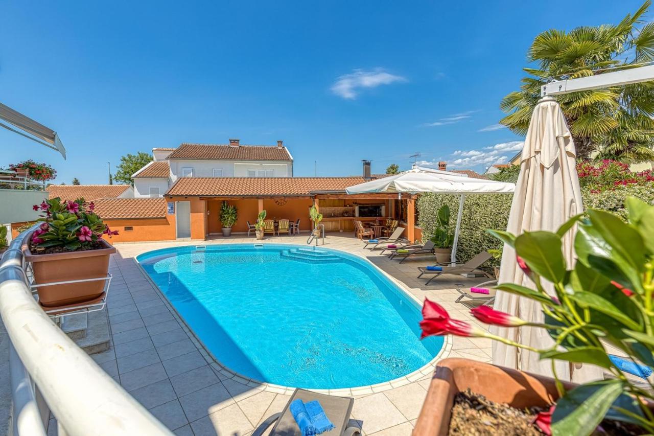Apartment Complex Irena With Pool ポレッチ エクステリア 写真