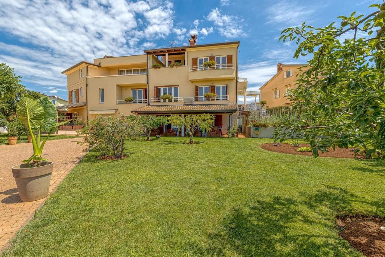 Apartment Complex Irena With Pool ポレッチ エクステリア 写真