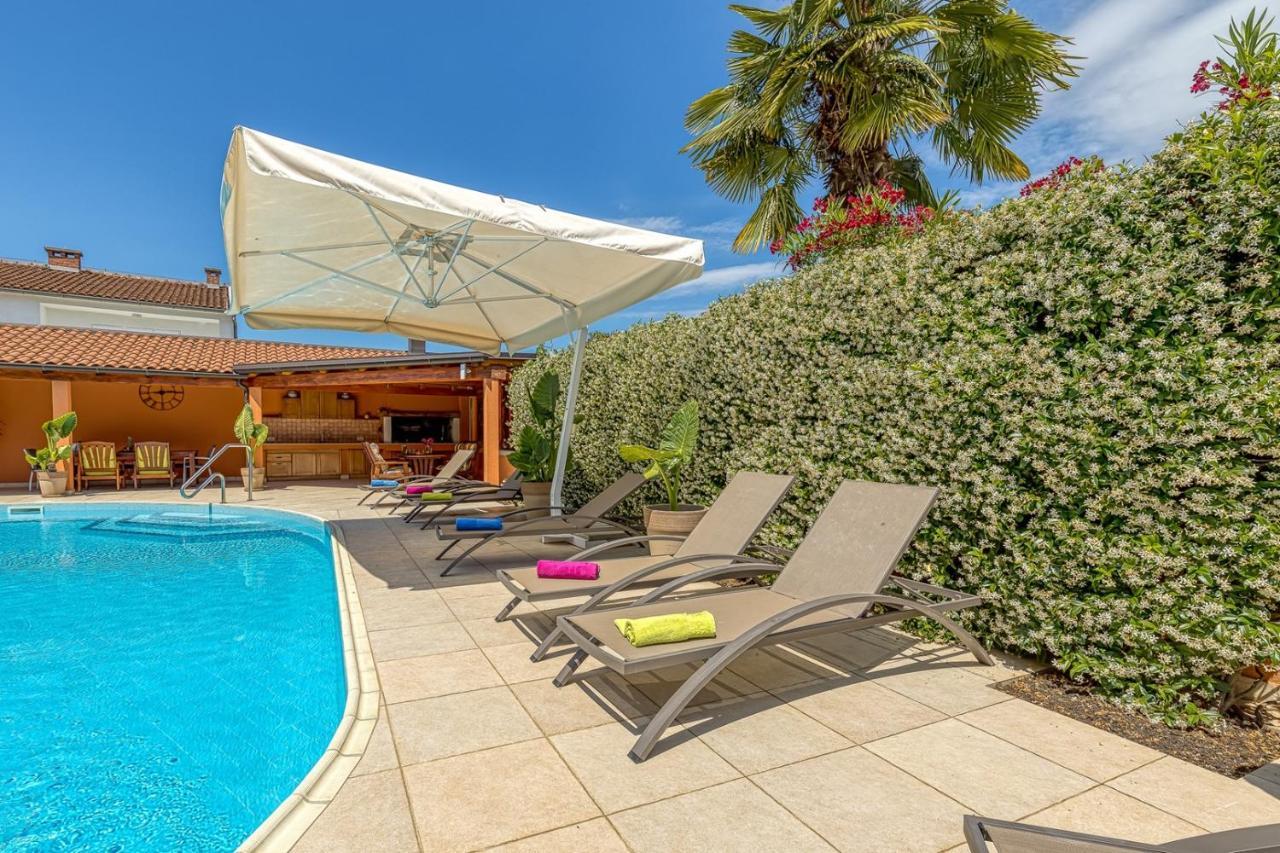 Apartment Complex Irena With Pool ポレッチ エクステリア 写真