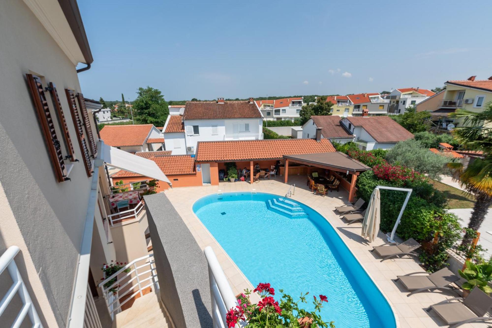 Apartment Complex Irena With Pool ポレッチ エクステリア 写真
