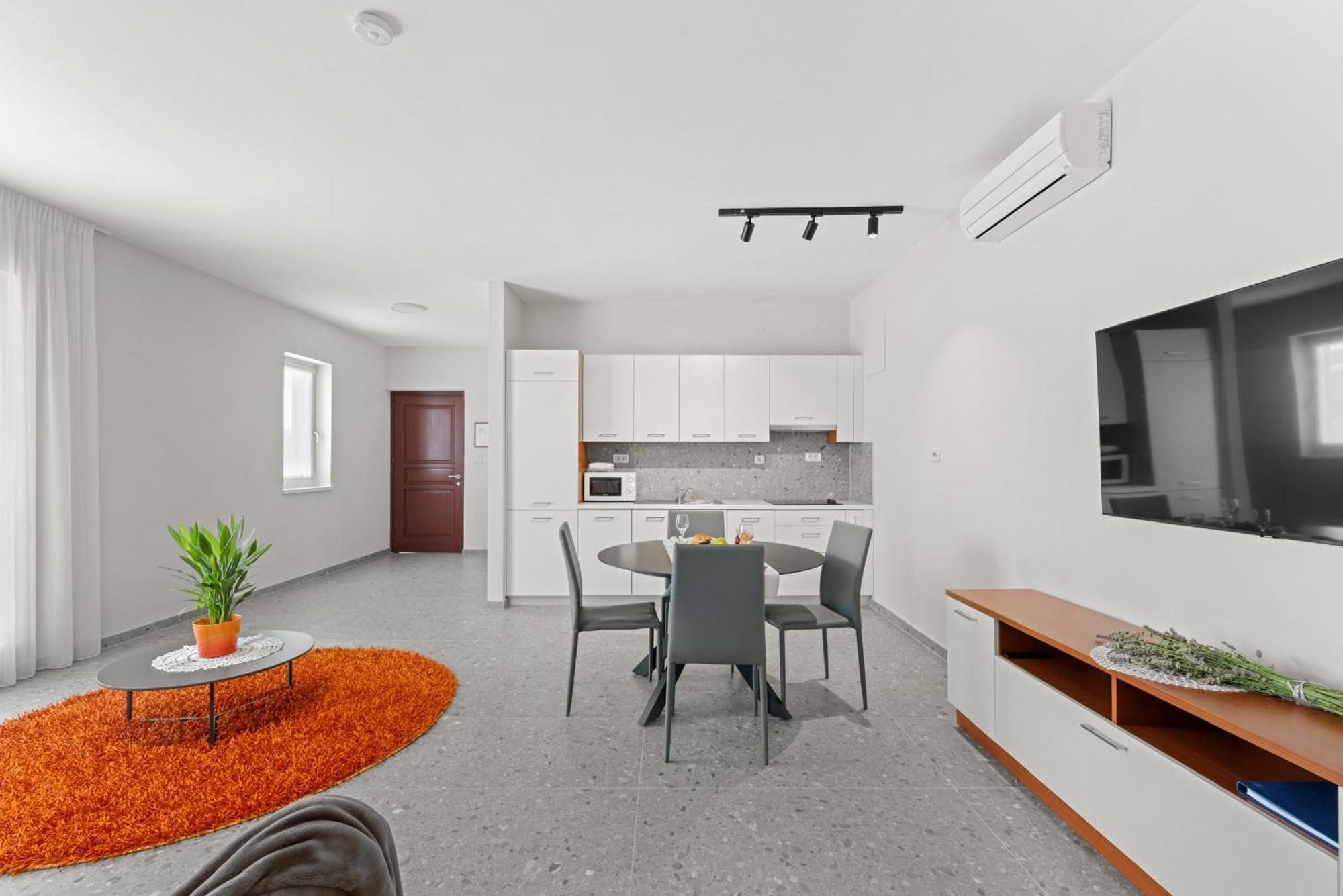 Apartment Complex Irena With Pool ポレッチ エクステリア 写真